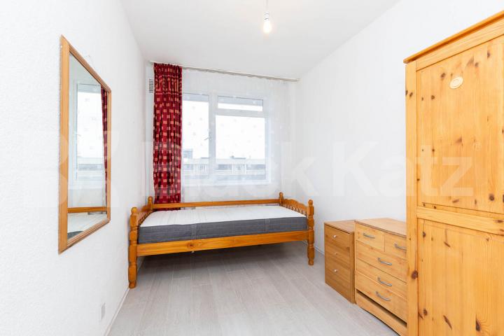 3 double bedroom apartment with balcony and inclusive of heating and hot water Collier Street, Angel / Kings Cross